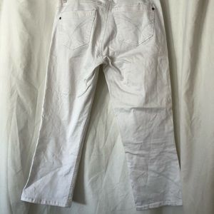 White Capri jeans